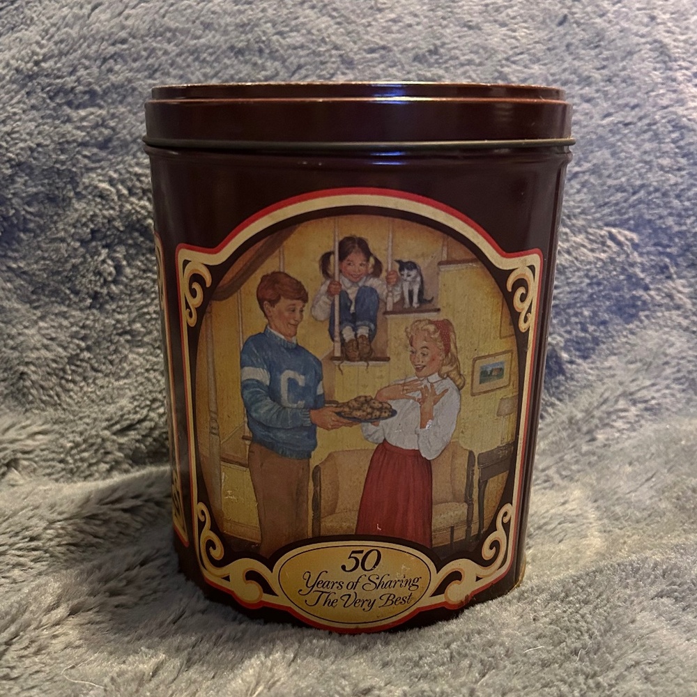 😉Bundle Days😉 Vintage Nestlé Toll House Morsels 50th Anniversary Collectible Tin